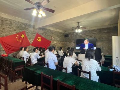 文化藝術學院黨總支組織開展"追尋紅色足跡 賡續(xù)革命薪火"主題黨日活動